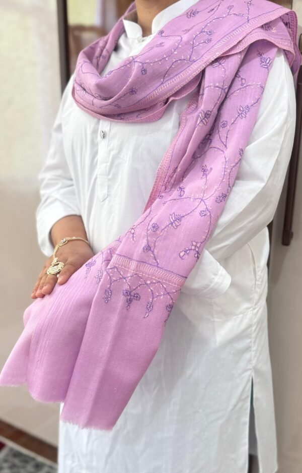 Jaldar Sozni Cashmere Stole —  Light lavender with dark purple