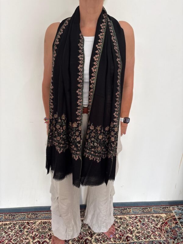 WhatsApp Image 2026-09-10 at 6.17.10 AM Paldar Sozni Pashmina Stole — Black