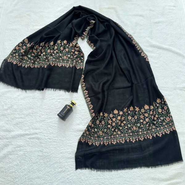 WhatsApp Image 2026-09-10 at 6.17.11 AM Paldar Sozni Pashmina Stole — Black
