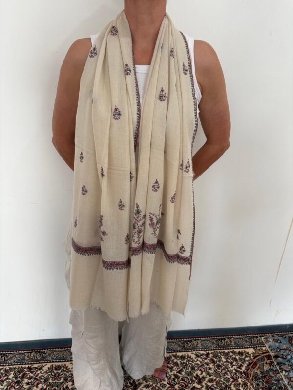 Botidar Sozni Pashmina Stole — Natural off-white